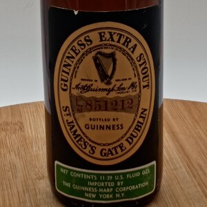 Vintage 1970s Imported Guinness Teardrop Style Beer Bottle Bild 2