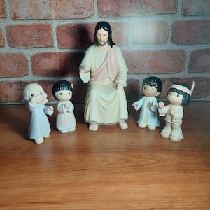 Vintage 1999 Precious Moments Figurine Set: He Shall Lead The Children