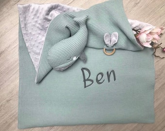 Baby blanket personalized with name waffle lpique, minky gray