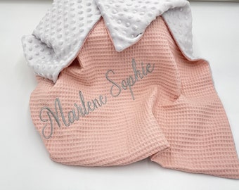 Babydecke mit Name personalisiert Waffelpique rosa, Minky grau