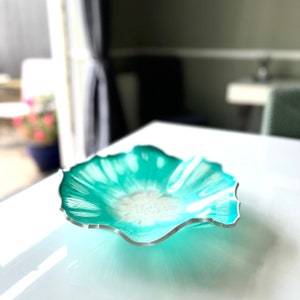 Large Resin Bowl - Wavy Bowl - Stunning elegant Resin Bowl - Decorative Dish - Luxury Decorative Resin Fruit Bowl - pastel decor