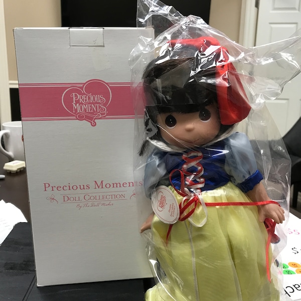 Precious Moments Snow White Doll
