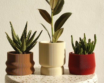 Set of 3 small 3D printed plant pots HOMER, MAYLA, ELIF in almond cream, wood & amarena red