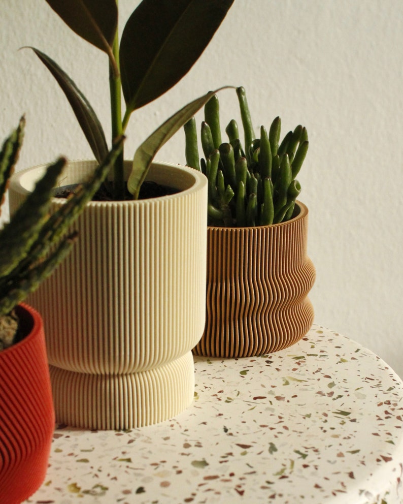 Set of 3 small 3D printed plant pots HOMER, MAYLA, ELIF in almond cream, wood & amarena red image 8