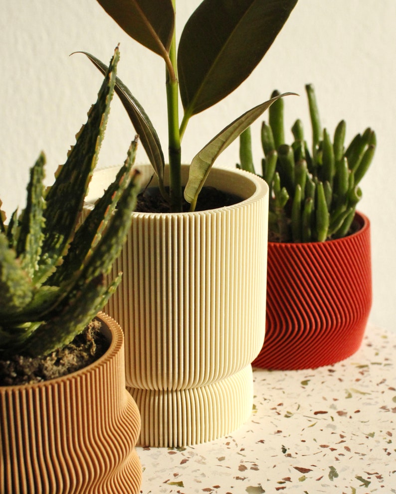 Set of 3 small 3D printed plant pots HOMER, MAYLA, ELIF in almond cream, wood & amarena red image 6