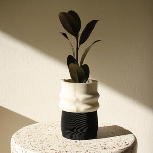Large plant pot MAYLA 3D printed in black image 7