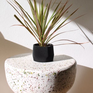 Large plant pot MAYLA 3D printed in black image 3