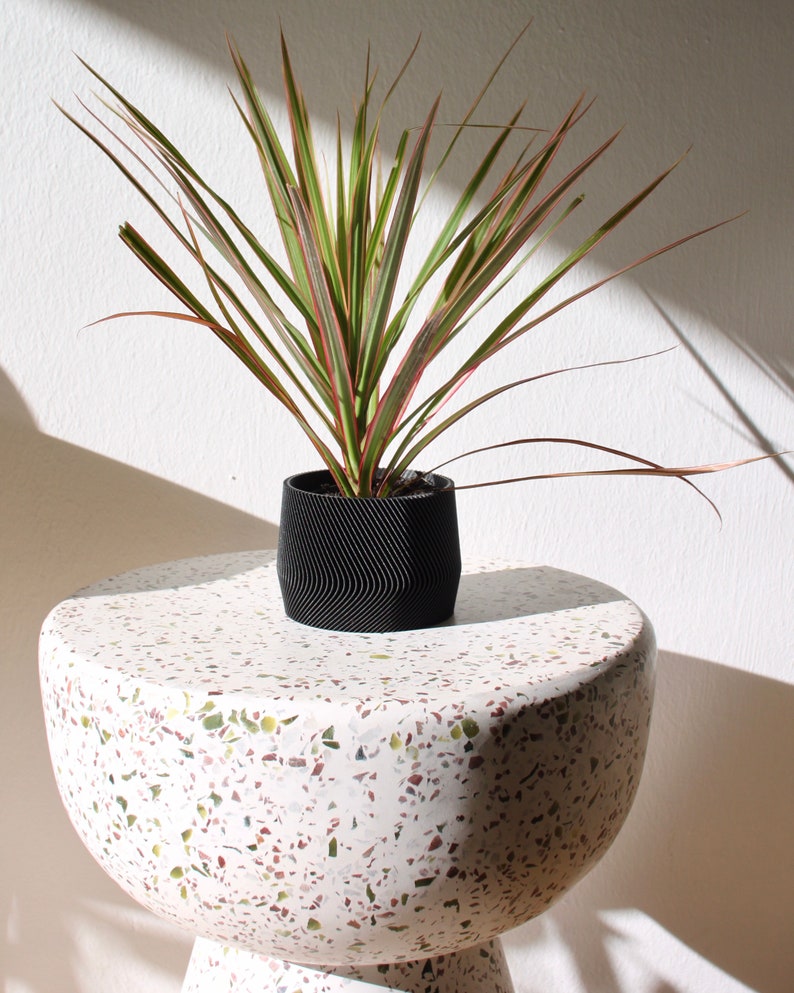 Large plant pot MAYLA 3D printed in black image 3