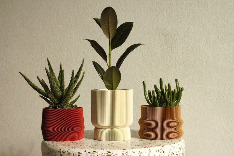 Set of 3 small 3D printed plant pots HOMER, MAYLA, ELIF in almond cream, wood & amarena red image 4
