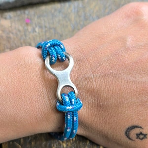 Pulsera de escalada con ocho de plata y cuerda Simond, cierres de plata. Brazalete con cuerda de escalada ocho de plata matizado.