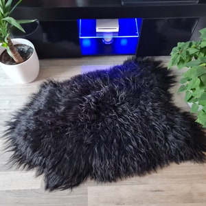 Icelandic Sheepskin Rug Natural Black Straight or Curly (Not Dyed) Long Fleece Genuine Sheepskin Rug Real Very Soft Pelt L105-110 x 60-70cm