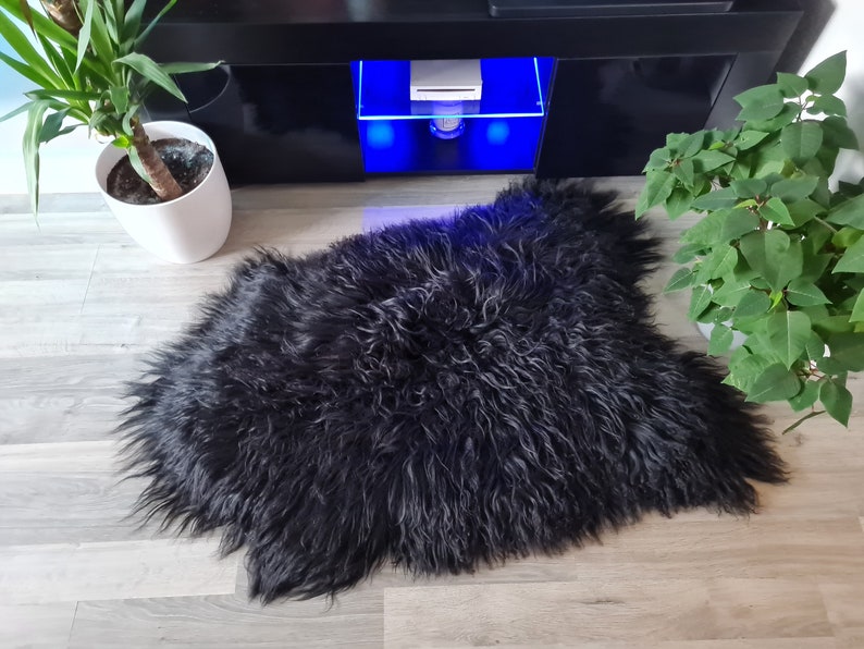 Icelandic Sheepskin Rug Natural Black Straight or Curly (Not Dyed) Long Fleece Genuine Sheepskin Rug Real Very Soft Pelt L105-110 x 60-70cm