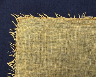 Linen napkin with tassels