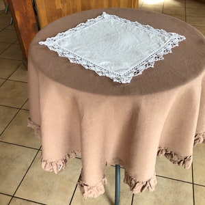 Round linen tablecloth with ruffles cappuccino