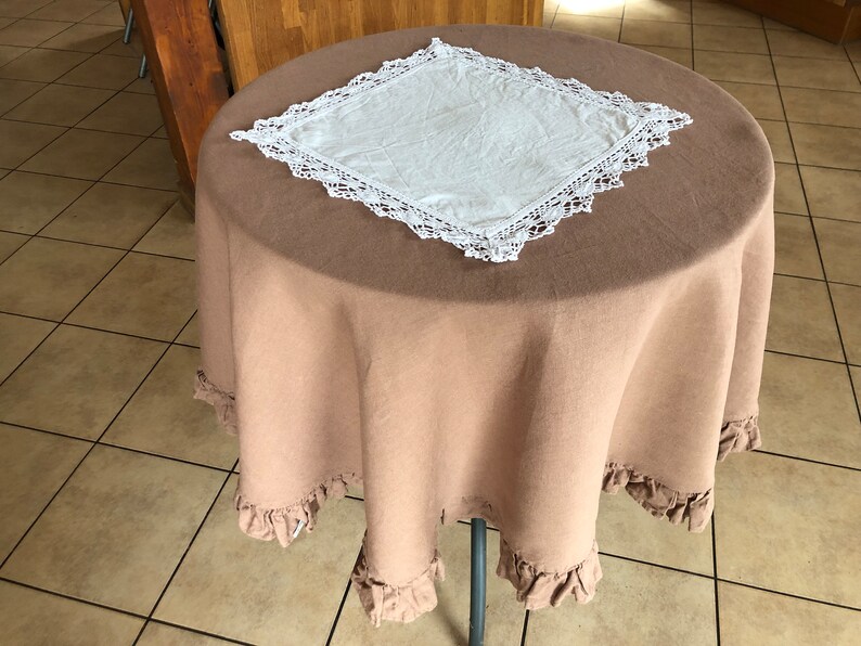 Round linen tablecloth with ruffles cappuccino