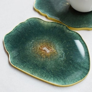Emerald Green and Gold Coaster - Handmade Agate Geode Resin Coaster - Home Decor, Gifts for Her, Accessories