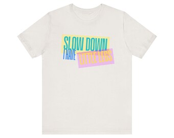 Camiseta unissex "Perninhas Pequenas": Camiseta com estampa divertida