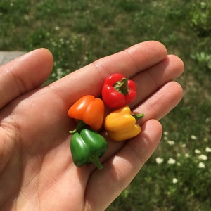 miniature vegetable, 1/12 1:6 scale bell peppers, miniature food, dollhouse vegetable, dollhouse miniatures, 1/6 vegetable, miniature garden