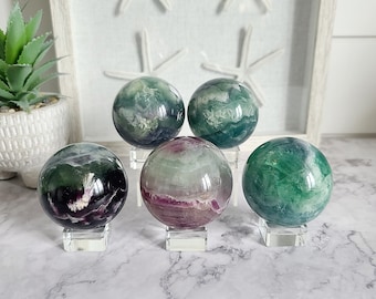 Esfera de fluorita, bola de cristal de meditación curativa de fluorita con destello de arco iris colorido