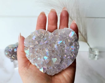 Corazón de cuarzo amatista lavanda Aura, grupo decorativo curativo de amatista violeta claro.