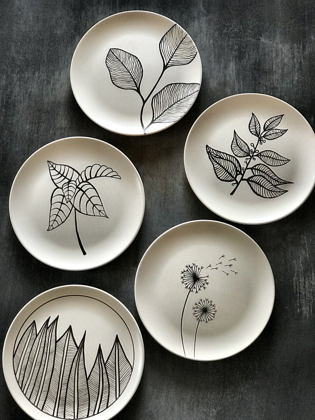 Hand Painted Decorative Wall Plates, Set of 5 Pieces With Hangers, Home