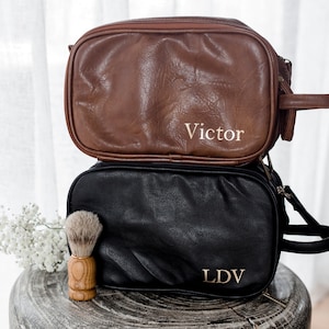 Groomsmen Gift, Waterproof Leather Toiletry Bag, Groomsmen Proposal,  Leather Dopp Kit, Men&#39;s Shaving Kit, Groomsman Gift, Bridesmaid Gift