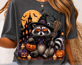Mapache de Halloween PNG, Mapache Brujo con Cubo de Calabaza PNG, Lindo Diseño de Camiseta de Casa Embrujada, Descarga Digital de Sublimación de Otoño