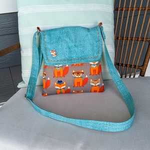 Shoulder Bag for Women, Cute Cartoon Foxes Tote Bag Small Purses Cute Mini  Zipper Handbag with Chain Strap