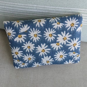 Cartera de bolsillo - Lona con margaritas blancas, cartera pequeña azul para mujer, monedero con flores, bolsillo con cremallera, cierre magnético, tarjetero