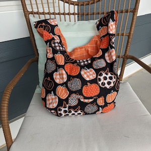 Markttasche - Orange karierte Kürbisse, wiederverwendbare Einkaufstasche, faltbare Einkaufstasche, Halloween-Einkaufstasche, Reversible Markttasche, Stoffgeschenktasche