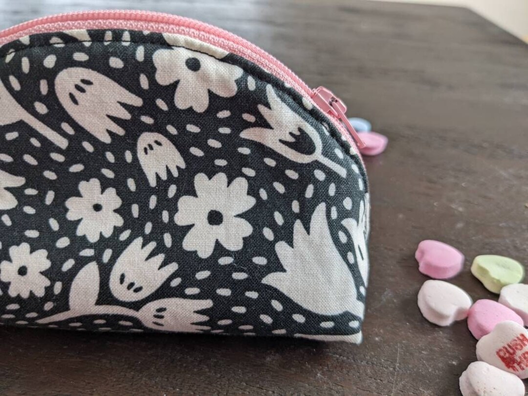 Small Taco Zipper Pouch White Flowers Valentine's Day Make up Pouch