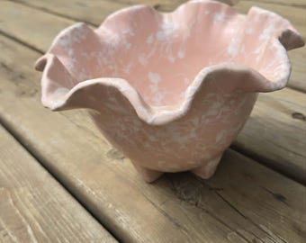 950s Vintage Shawnee USA Pink Cameo Splatterware Ruffled Edge Planter