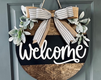 Farmhouse Welcome Door Sign: Wood Wreath with Bow