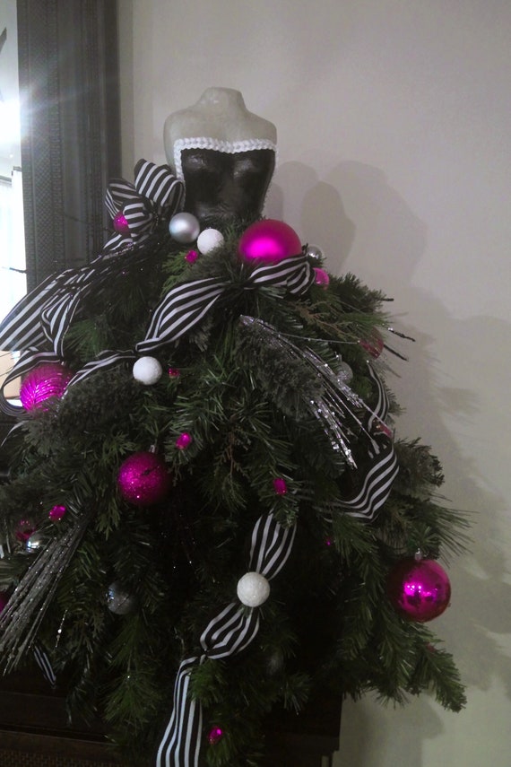 Jewelry Christmas Display Dress Form Tree | Fuchsia Mannequin Tree | Black  White Decorated Dress Form | Floral Display | Custom Order - Etsy