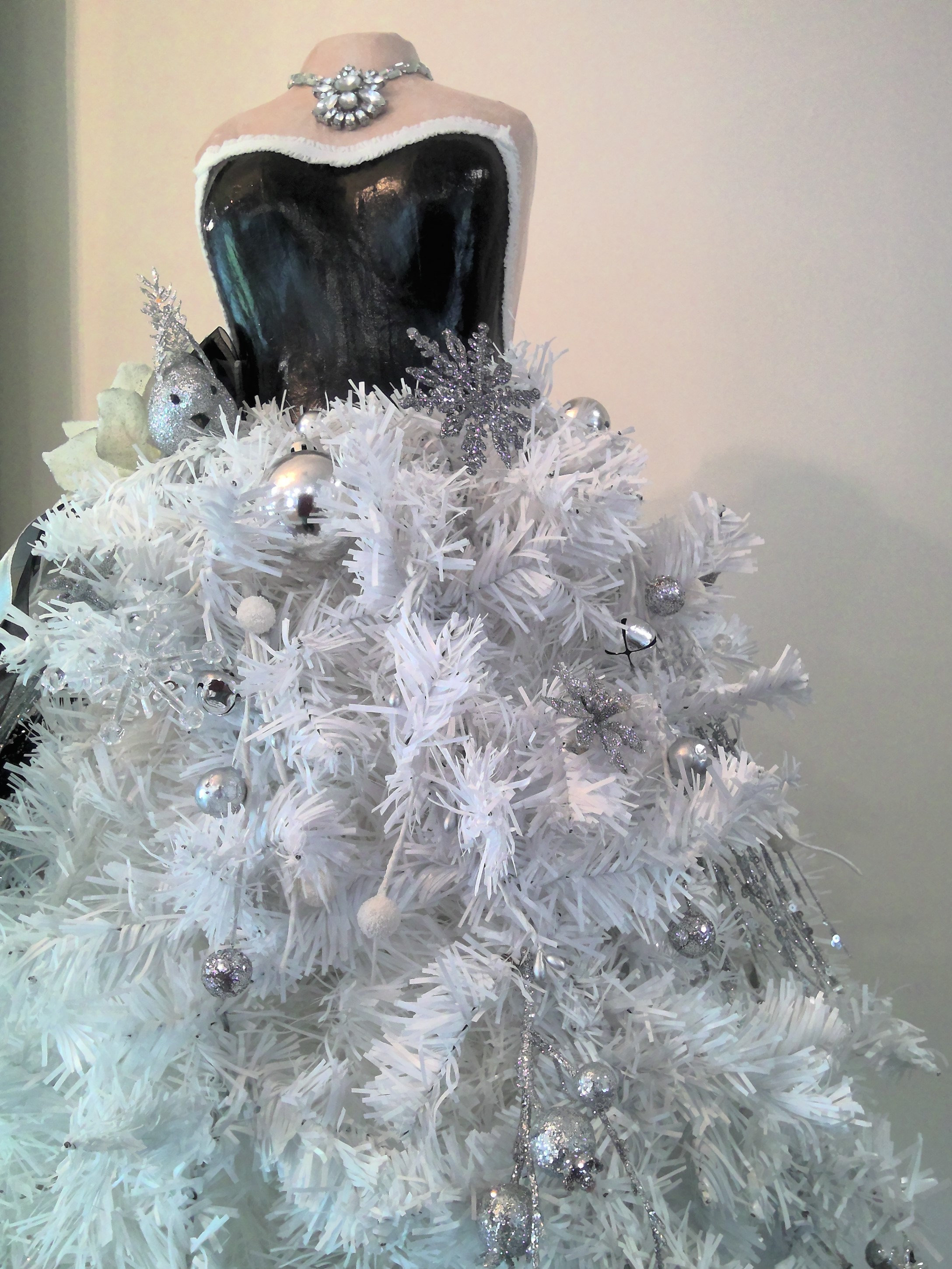 white dress form christmas tree Amazon.com: GOFLAME 5FT Pre-Lit Dress Form Christmas Tree, Mannequin  Artificial Xmas Tree with 465 Branch Tips, 50 LED Light Balls, 36 Natural  Pine Cones, Shawl, Necklace, Holiday Decoration Tree for Home Party :