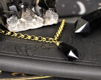 Obsidian Anhänger an goldener Edelstahlkette | Obsidian Anhänger | Gothic Schmuck | Schwarz-goldener Schmuck | Goth Geschenk