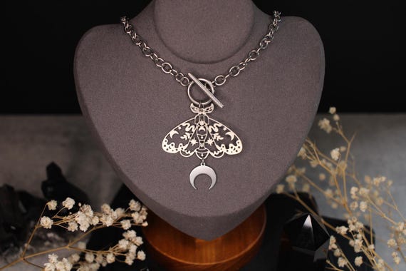Große Mond Motten Halskette | Silberne Motten Kette | Mond Schmuck | Motten Anhänger | Silberne Edelstahlkette