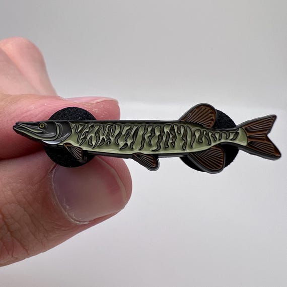 Tiger Muskie Enamel Pin – Fishing Lapel Pin with Gift Box, Tiger Muskie Badge, Fly Fishing Gift for Anglers & Outdoorsmen