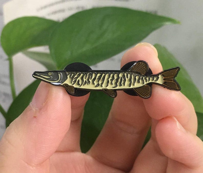 Tiger Muskie Enamel Pin – Fishing Lapel Pin with Gift Box, Tiger Muskie Badge, Fly Fishing Gift for Anglers & Outdoorsmen image 2