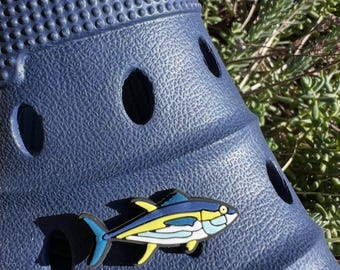 キハダマグロのシューチャーム - クロコダイルやクロッグシューズに合うフィッシングチャーム。アウトドア愛好家や釣り人へのギフトに。