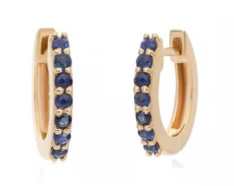 Brincos de argola com mini halo de safira azul em ouro rosa 14k, brincos de argola com safira azul natural, presente de Natal.