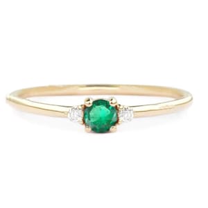 Natural Emerald and Diamond Engagement ring-Three stone Promise Ring, 14k Solid Gold Emerald Gemstone Minimalist Ring, delicate Wedding Ring