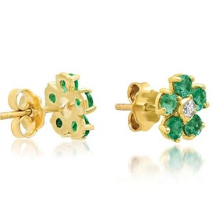 Aretes con forma de flor de esmeralda en oro amarillo macizo de 14 k con centro de diamante Hermosos aretes con forma de flor grande con diamantes Aretes minimalistas Regalo para ella