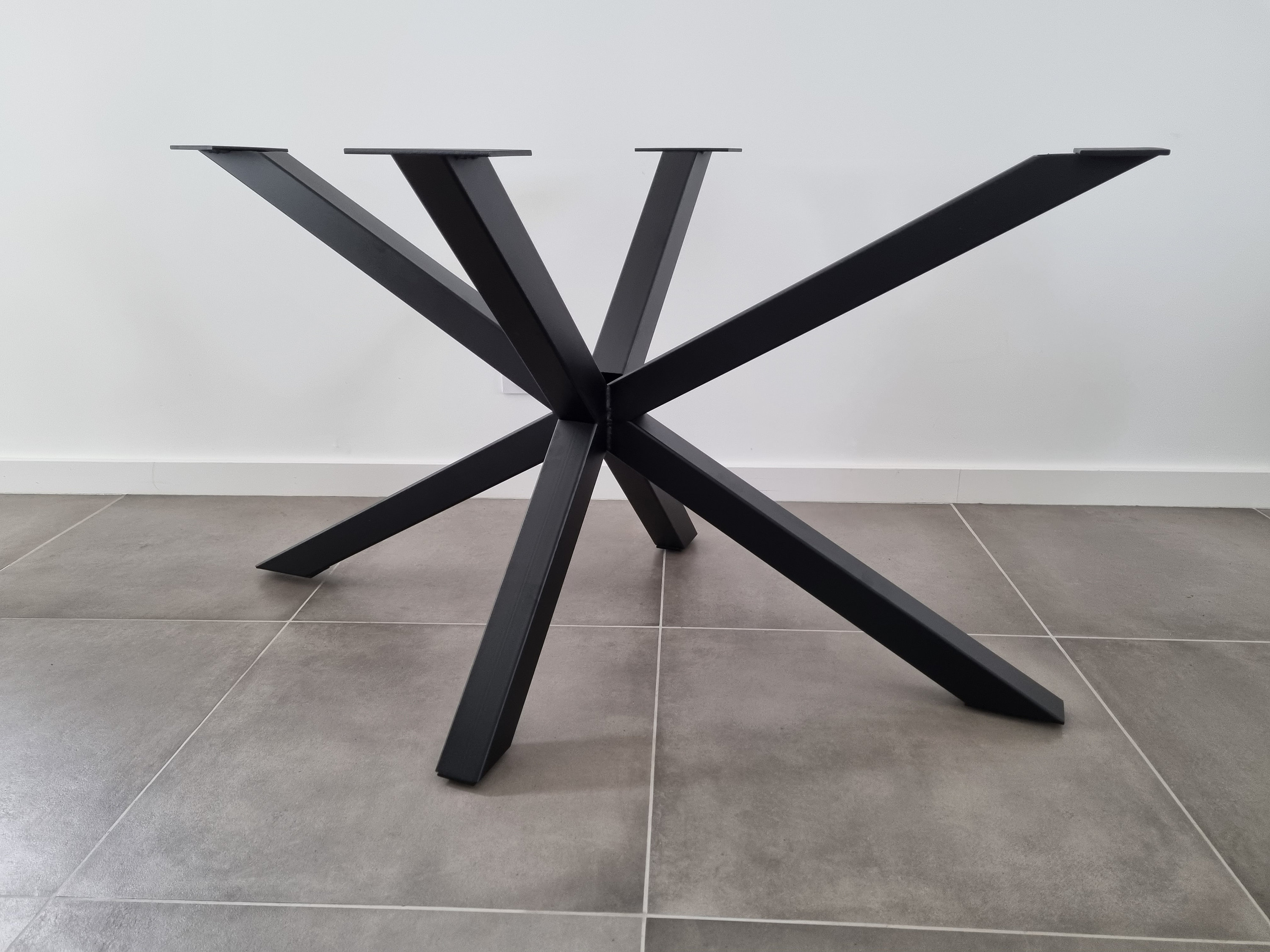 pied Mikado Spider Pour