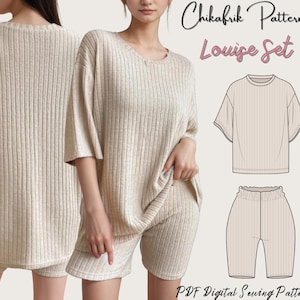 Op de afbeelding: Een beige geribbelde gebreide lounge set, bestaande uit een top met korte mouwen en bijpassende shorts. De afbeelding bevat ook een lijntekening van de set en de tekst "Chikafabrik Patterns Louise Set" en "PDF Digital Sewing Patterns".