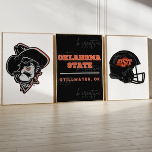Pósteres impresos en pared de la Universidad Estatal de Oklahoma de OSU