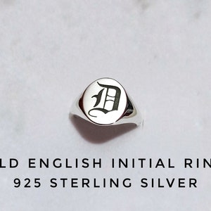 Bague initiale gothique vintage • Chevalière élégante en vieil anglais • Bague en argent personnalisée • Bague initiale • Cadeaux de bague en vieil anglais
