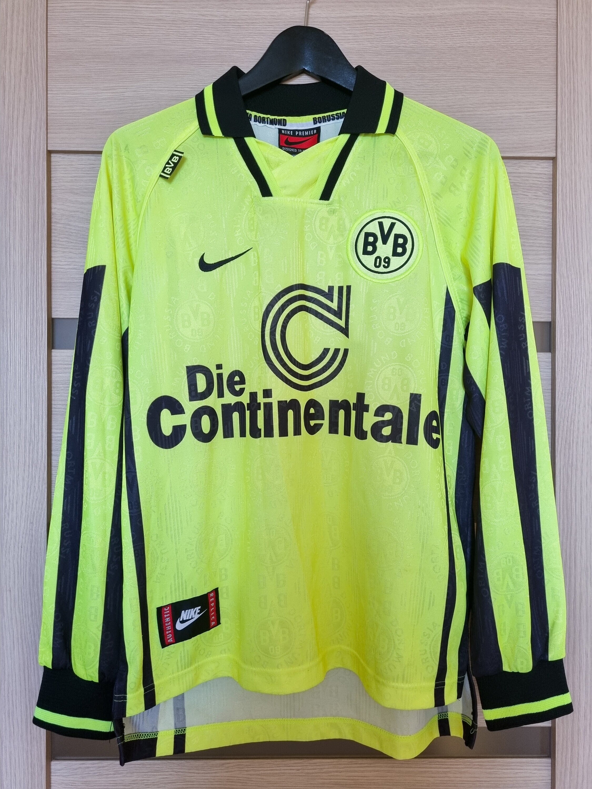 Borussia dortmund nike jersey 2025