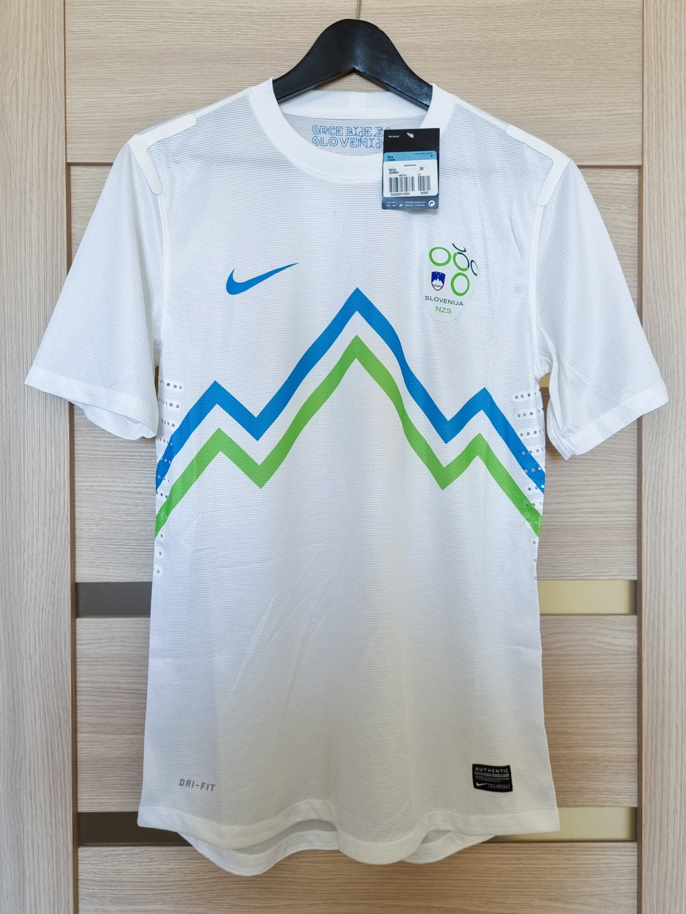 Slovenia 2014 Home and Away Kits Released  Sports uniform design, Sports jersey  design, Soccer shirts