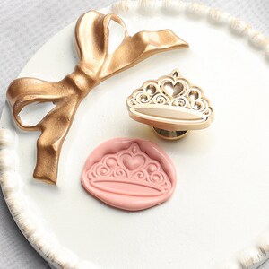 Sello de corona en relieve 3D, sello de sello de cera, sello decorativo de sello de cera, sobre / carta de invitación / caja de regalo / sello decorativo de manual